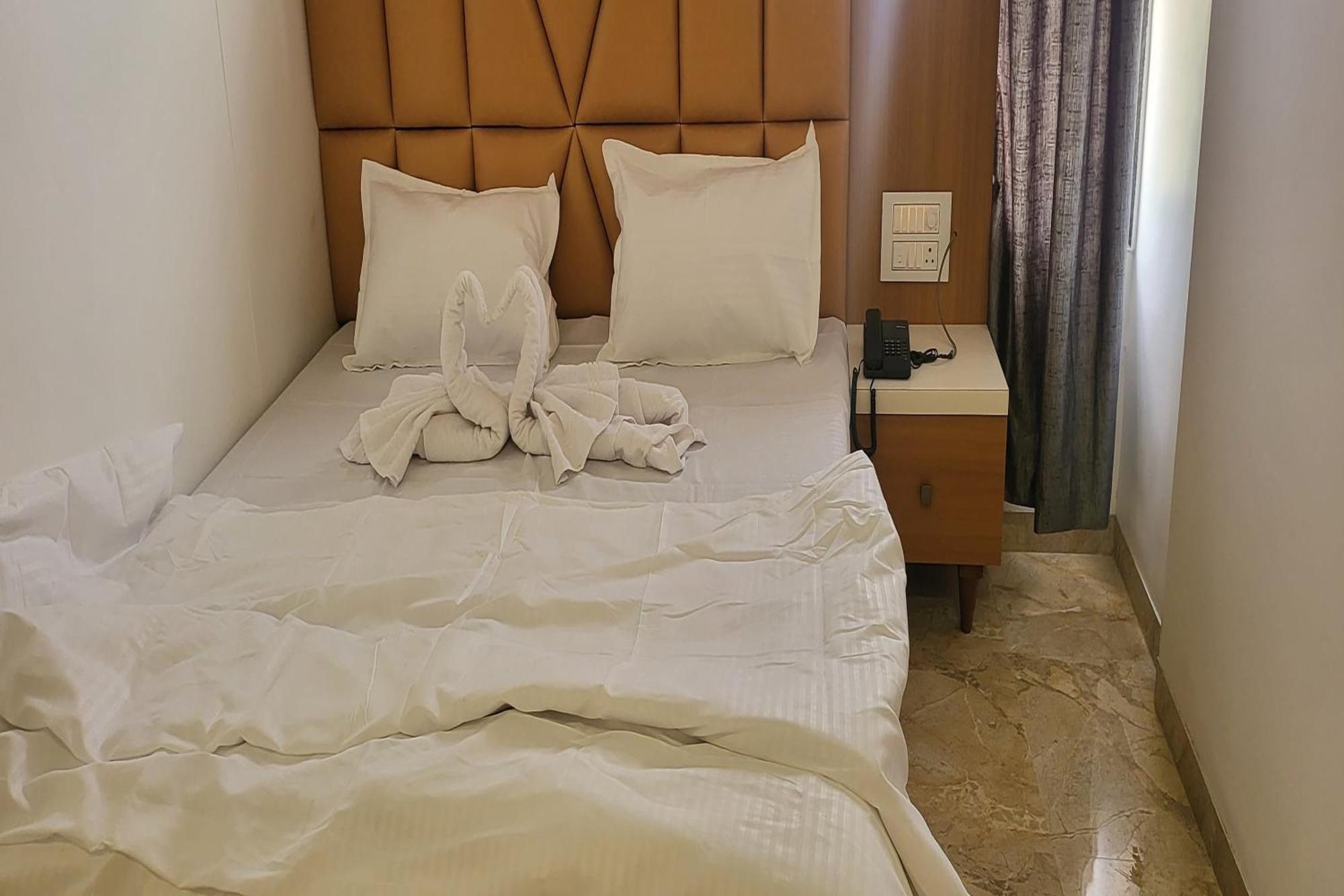 Hotel Ruchi Executive 사타라 외부 사진